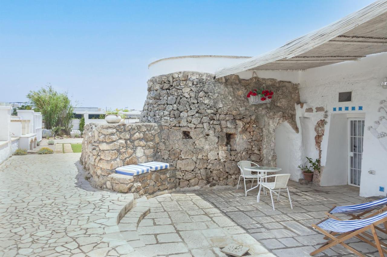 Trullo E Appartamenti Al Mare Torre San Giovanni Ugento Exterior foto