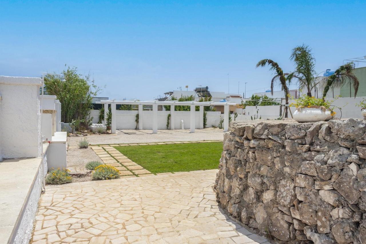 Trullo E Appartamenti Al Mare Torre San Giovanni Ugento Exterior foto