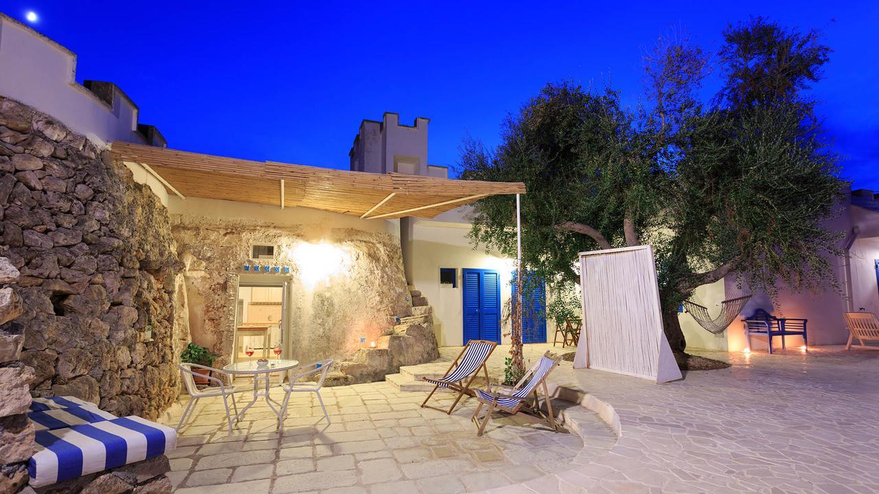 Trullo E Appartamenti Al Mare Torre San Giovanni Ugento Exterior foto