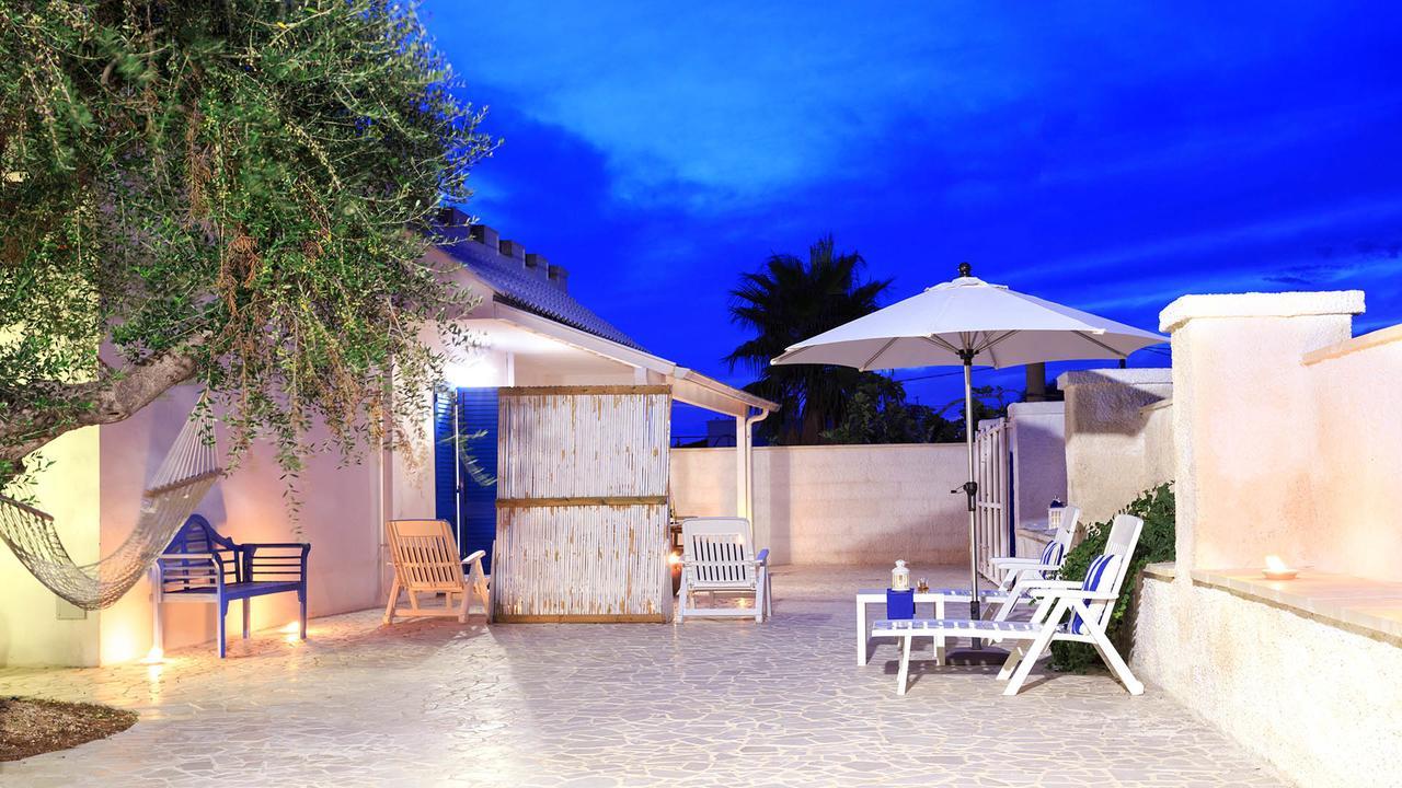 Trullo E Appartamenti Al Mare Torre San Giovanni Ugento Exterior foto